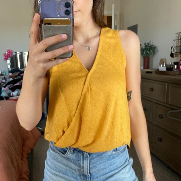 Mustard colored tank - Picture 2 of 5